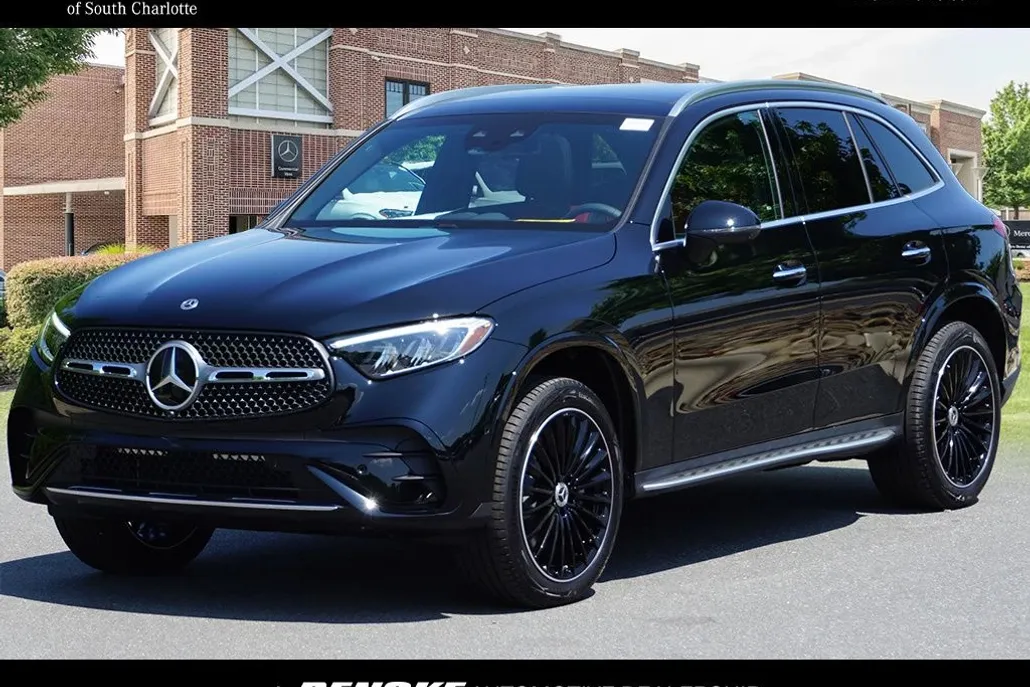 2025 Mercedes Benz GLC 300 4MATIC photo 1