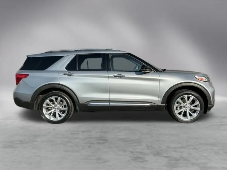 2022 Ford Explorer Platinum photo 1