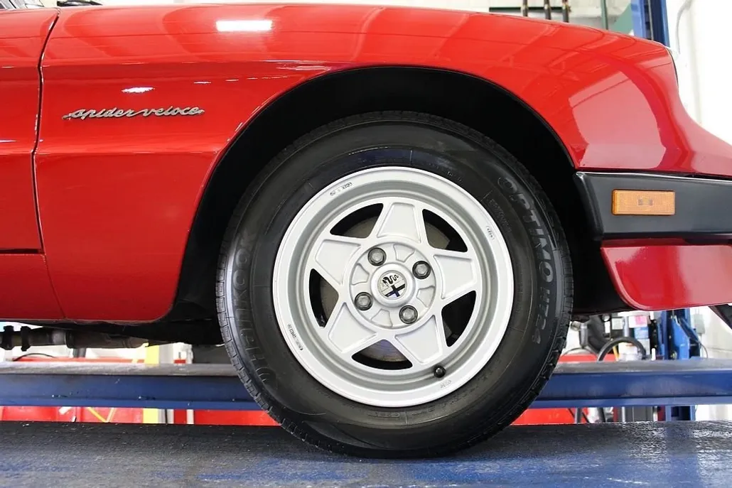 1989 Alfa Romeo Spider VELOCE photo 1
