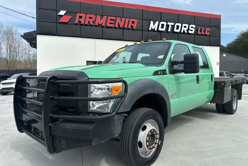 2011 Ford F-550 photo 1