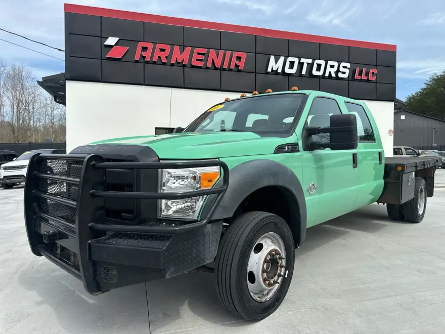 2011 Ford F-550 photo 1