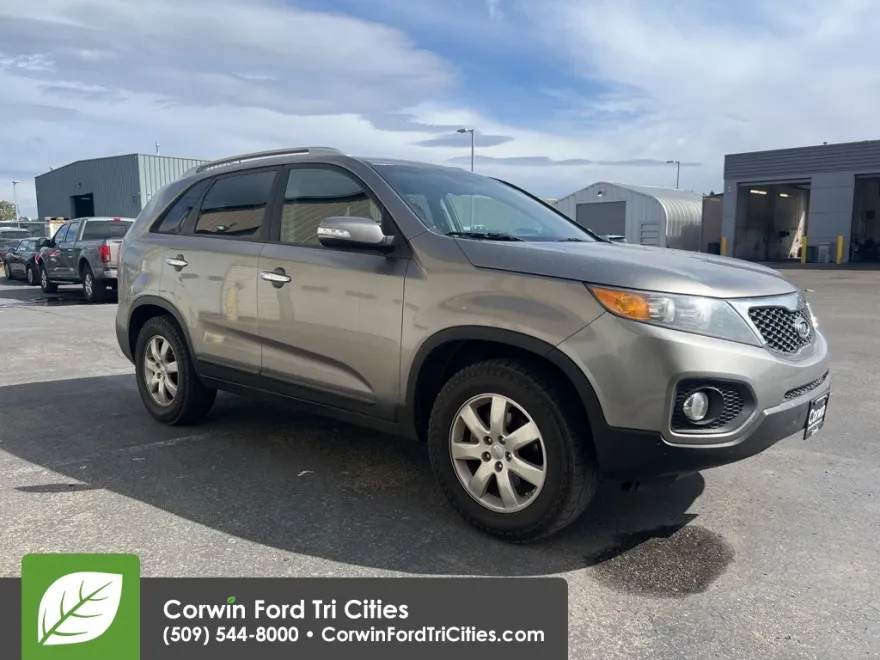 2013 Kia Sorento LX photo 1