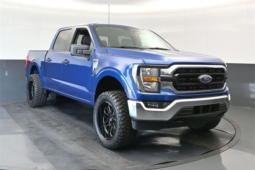 2023 Ford F-150 XLT photo 1