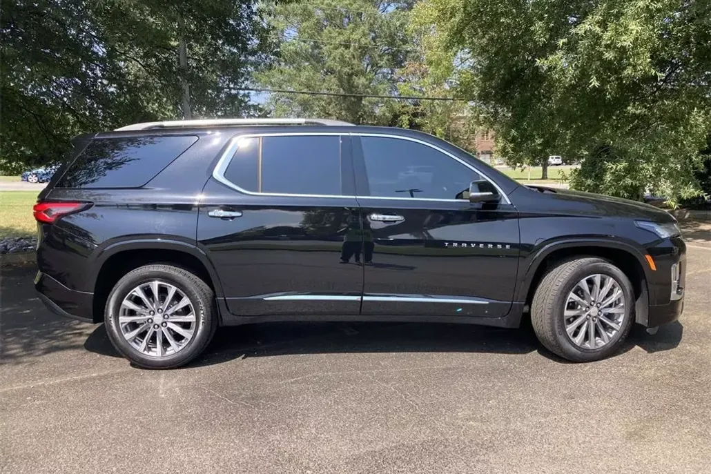 2023 Chevrolet Traverse Premier photo 1