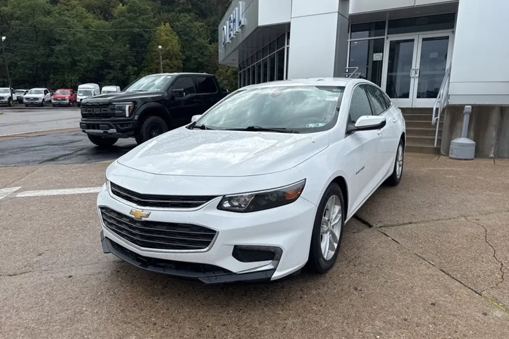 2018 Chevrolet Malibu 1LT photo 1