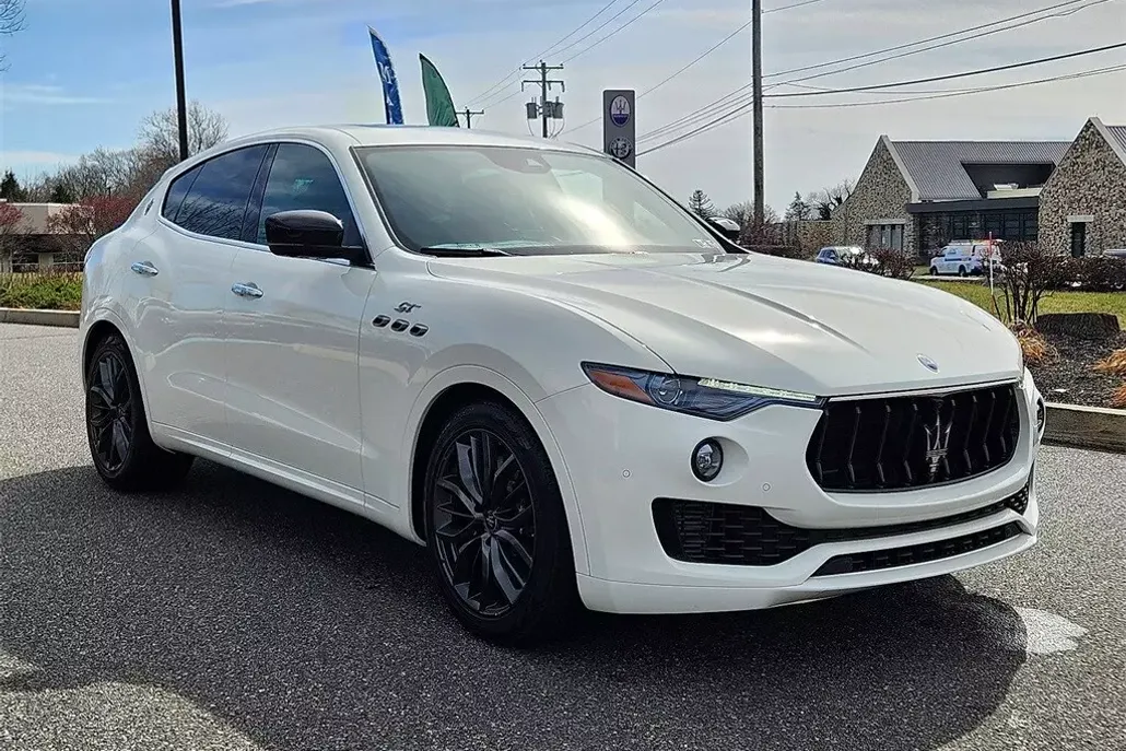 2024 Maserati Levante GT photo 1