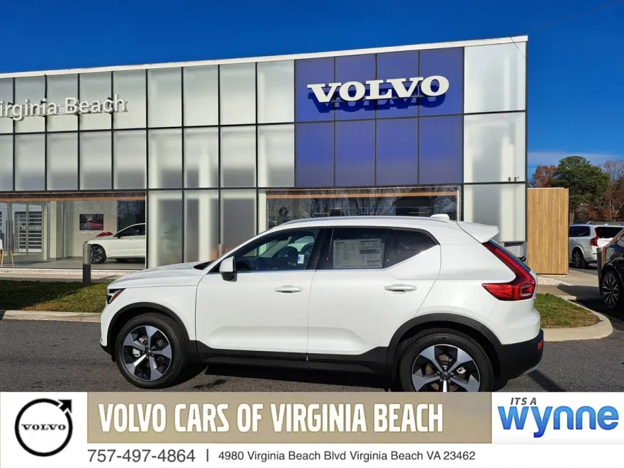 2025 Volvo XC40 Core photo 1