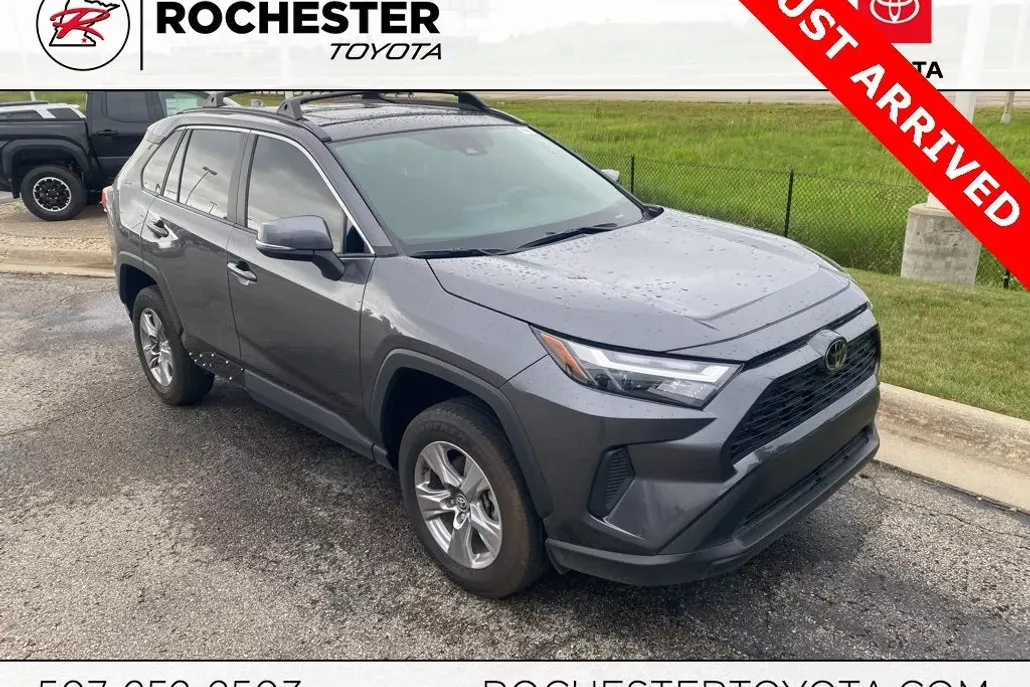 2024 Toyota RAV4 XLE photo 1