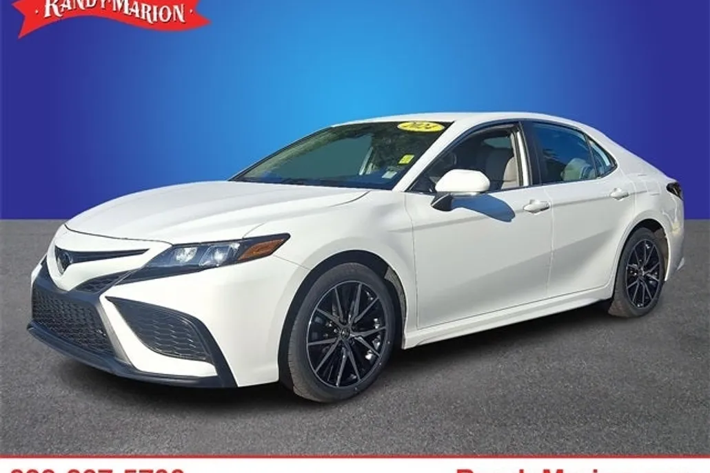 2024 Toyota Camry SE photo 1