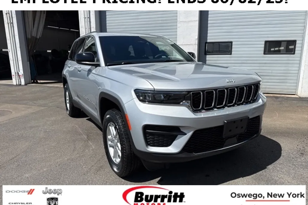 2025 Jeep Grand Cherokee Laredo photo 1