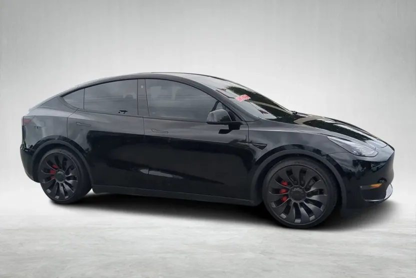 2023 Tesla Model Y Performance photo 1