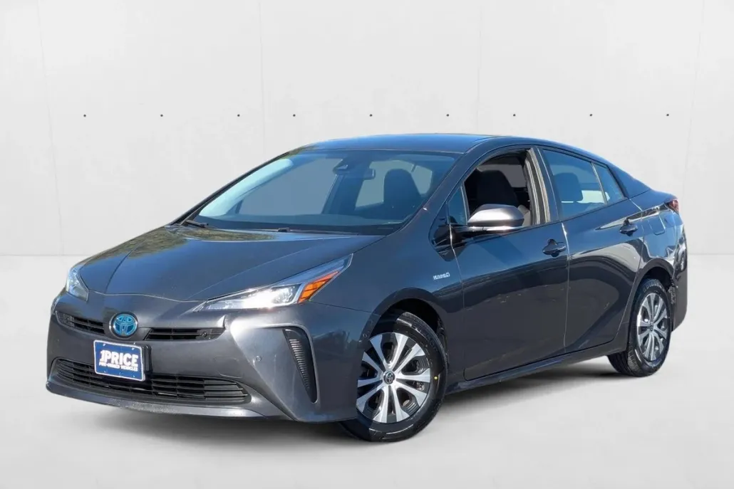 2019 Toyota Prius L Eco photo 1