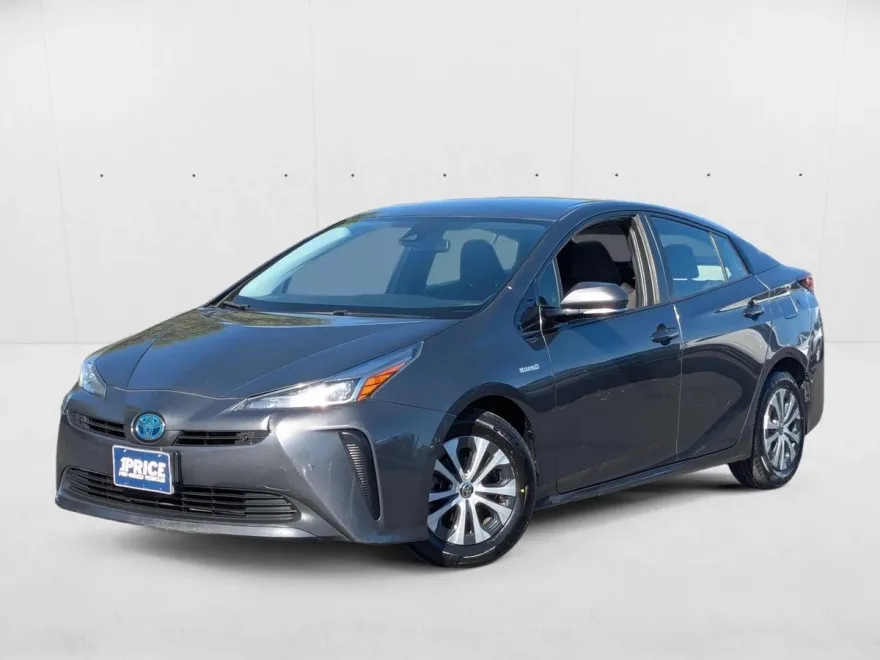 2019 Toyota Prius L Eco photo 1