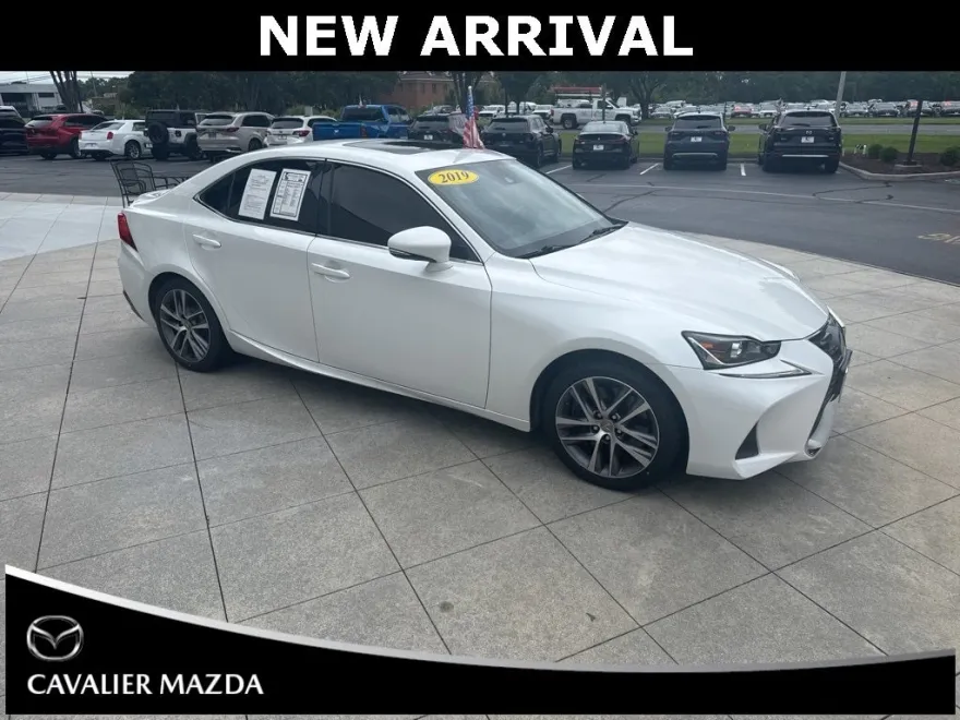 2019 Lexus IS 300 photo 1