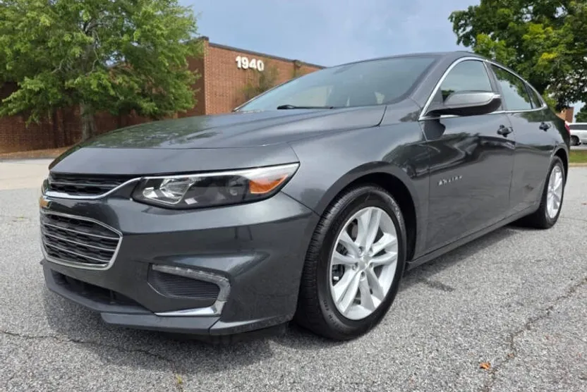 2016 Chevrolet Malibu 1LT photo 1