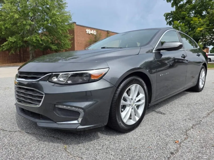 2016 Chevrolet Malibu 1LT photo 1