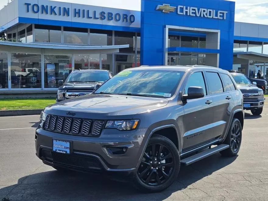 2019 Jeep Grand Cherokee Laredo Altitude photo 1