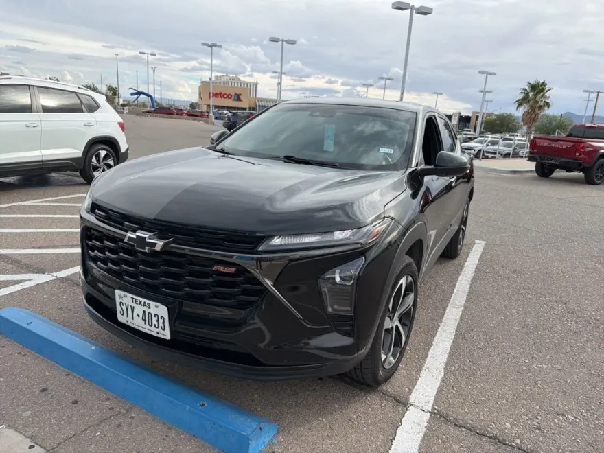 2024 Chevrolet Trax photo 1