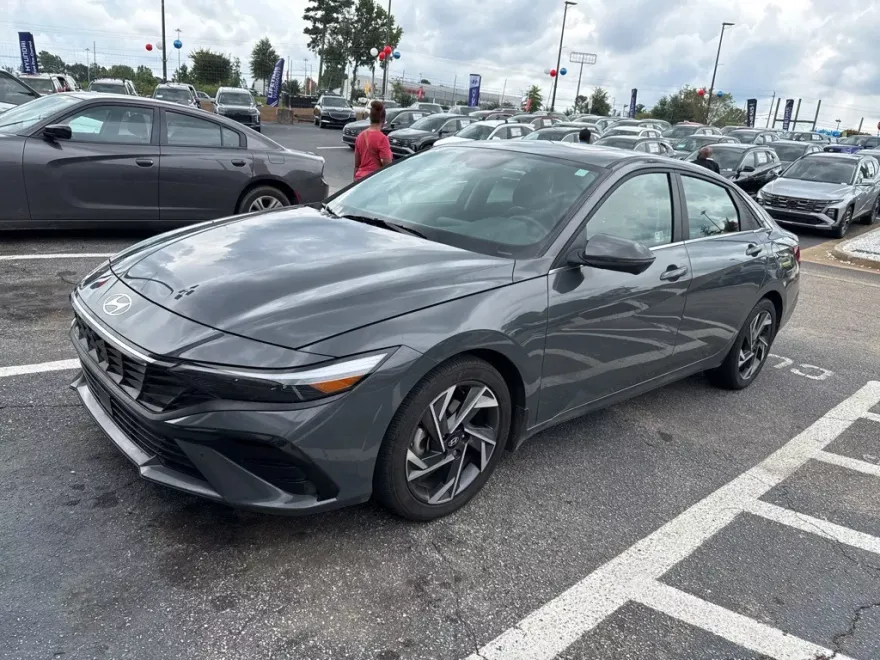 2024 Hyundai Elantra Limited photo 1
