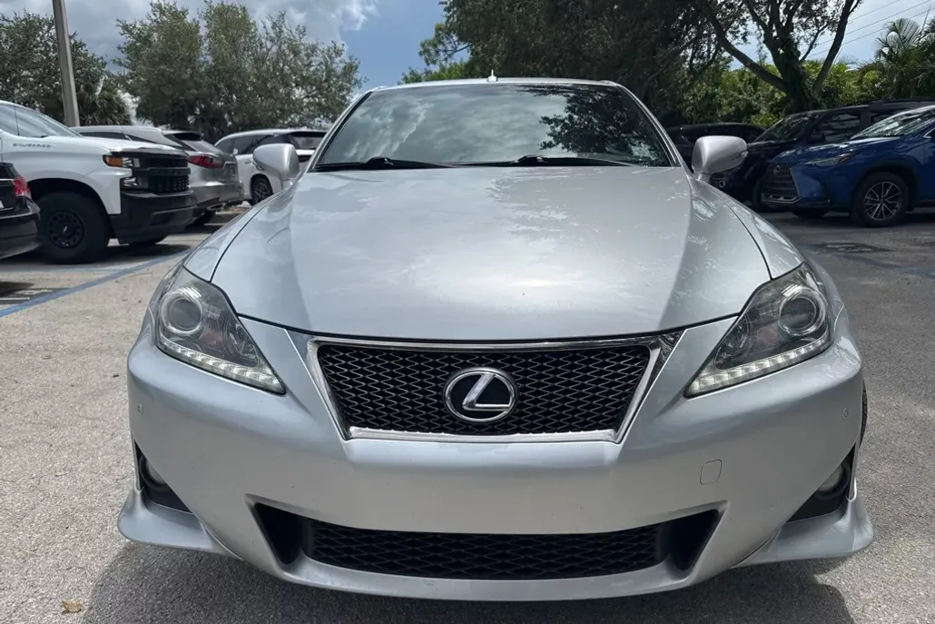 2013 Lexus IS 350 photo 1