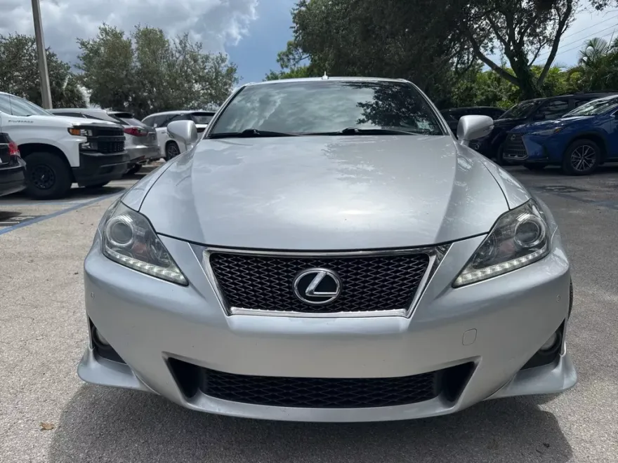 2013 Lexus IS 350 photo 1