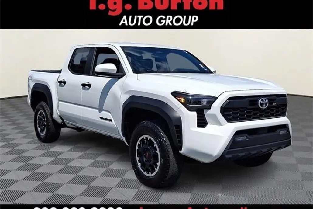 2024 Toyota Tacoma 4x4 SR5 photo 1