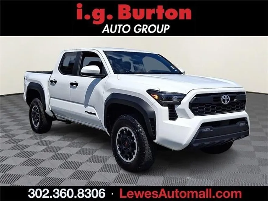 2024 Toyota Tacoma 4x4 SR5 photo 1