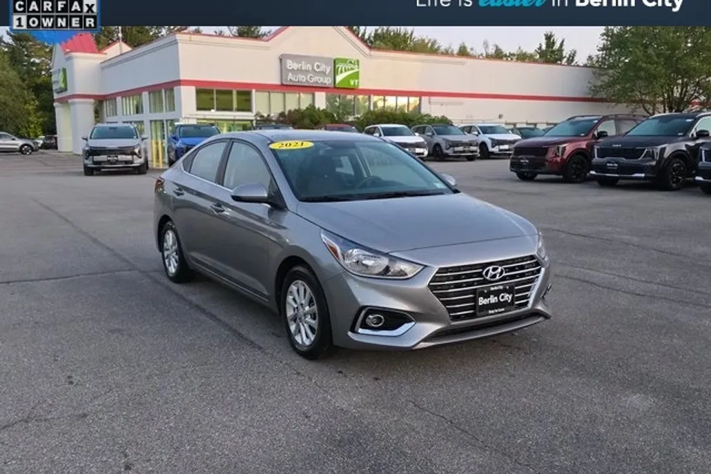 2021 Hyundai Accent SEL photo 1