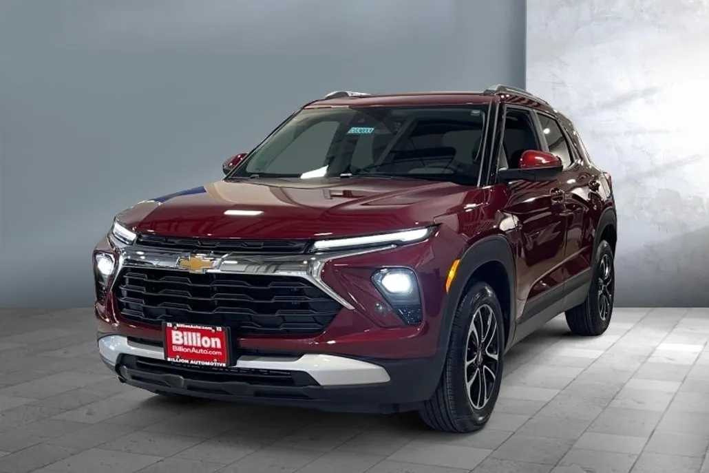 2025 Chevrolet Trailblazer LT photo 1