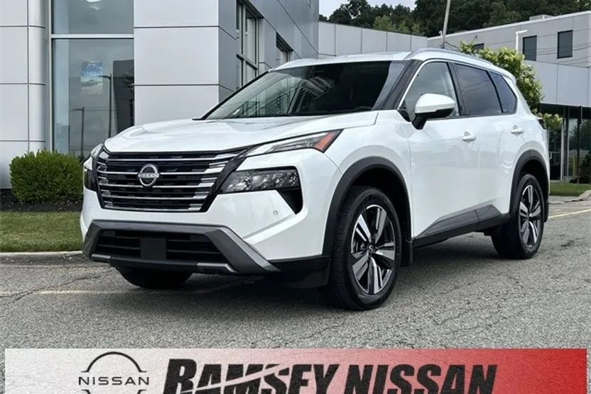 2024 Nissan Rogue SL photo 1