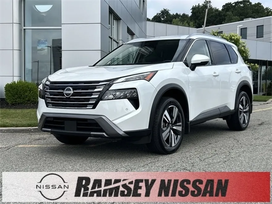 2024 Nissan Rogue SL photo 1