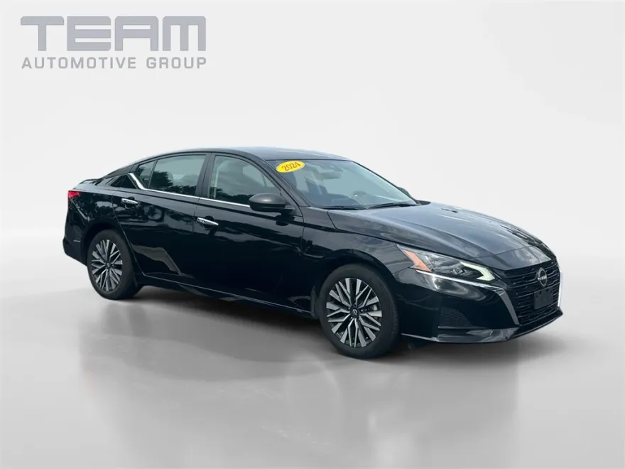 2024 Nissan Altima 2.5 SV photo 1
