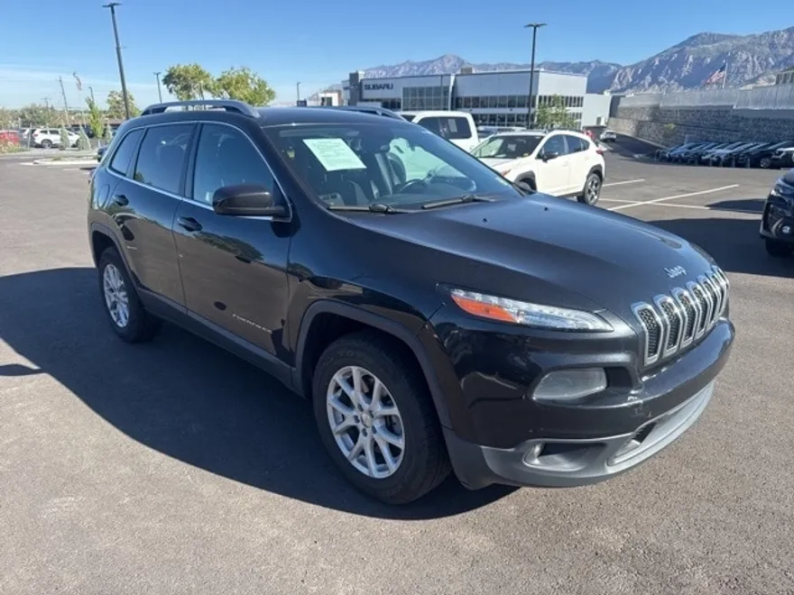 2016 Jeep Cherokee Latitude photo 1