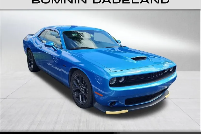 2023 Dodge Challenger R/T photo 1