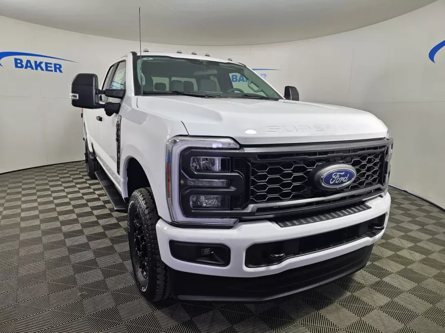 2025 Ford F-350 XL photo 1