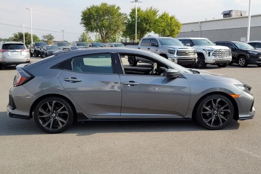 2017 Honda Civic Sport photo 1