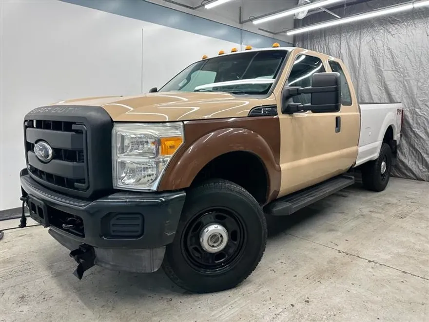 2011 Ford F-350 XLT Lariat photo 1