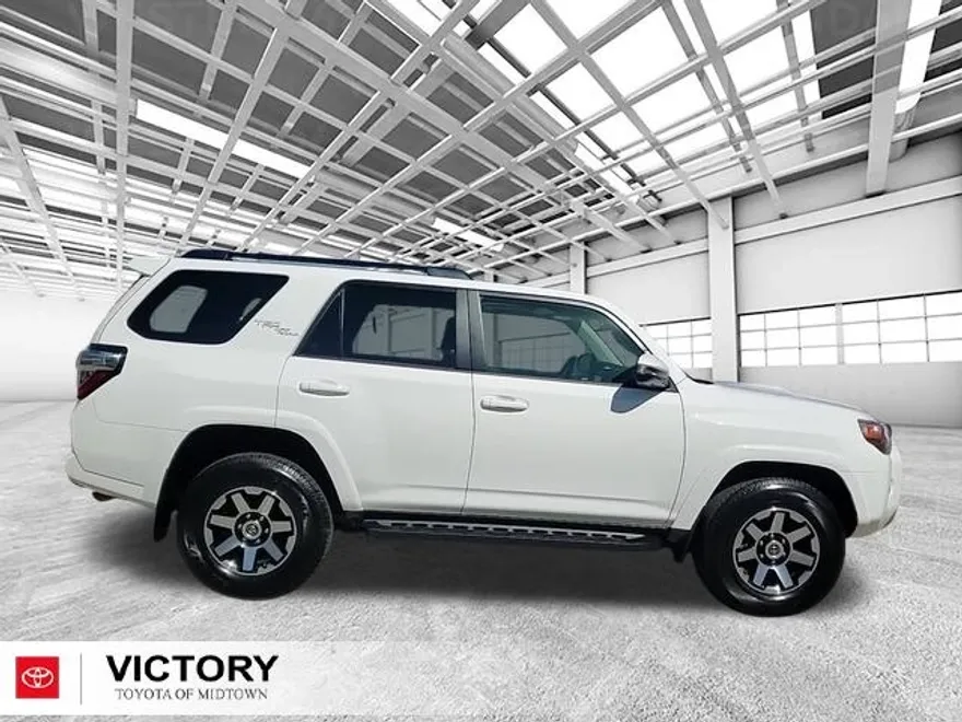 2022 Toyota 4Runner TRD Off-Road Premium photo 1