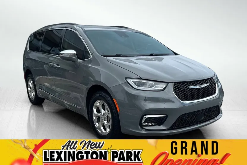 2022 Chrysler Pacifica Limited photo 1