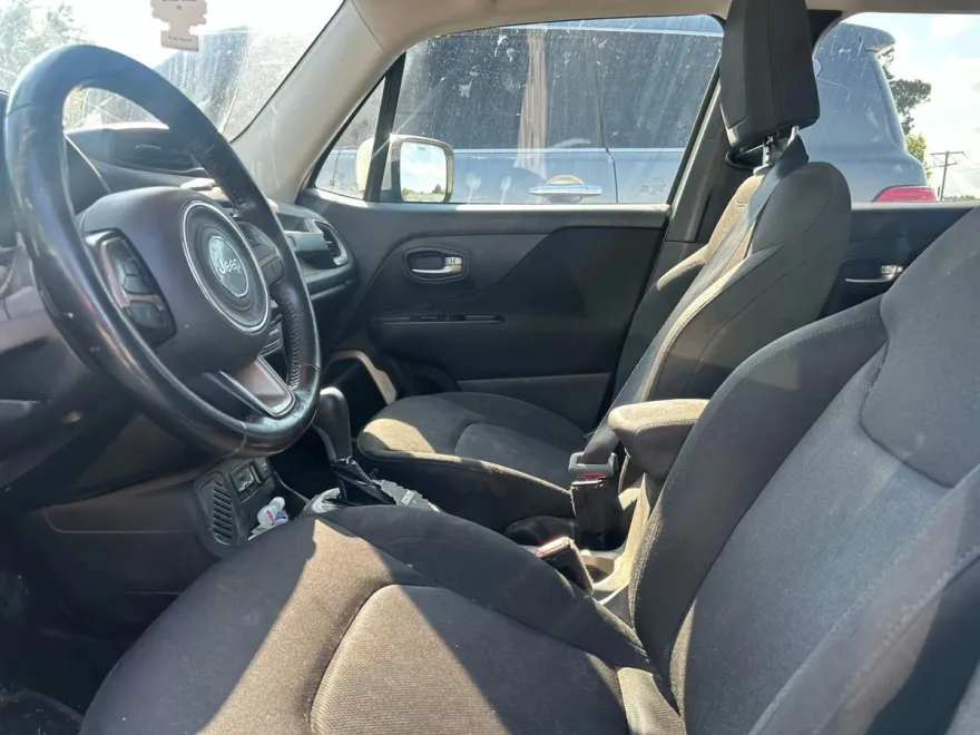 2015 Jeep Renegade Latitude North Edition photo 5