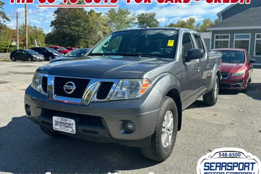 2016 Nissan Frontier Crew Cab SV photo 1