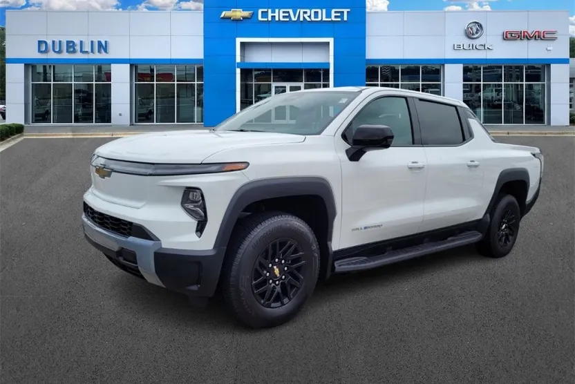 2026 Chevrolet Silverado EV LT photo 1