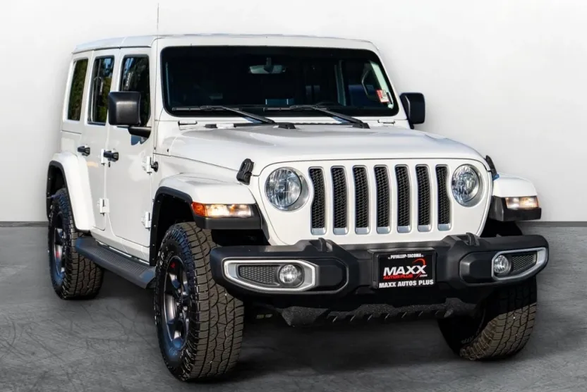 2021 Jeep Wrangler Unlimited Sahara photo 1