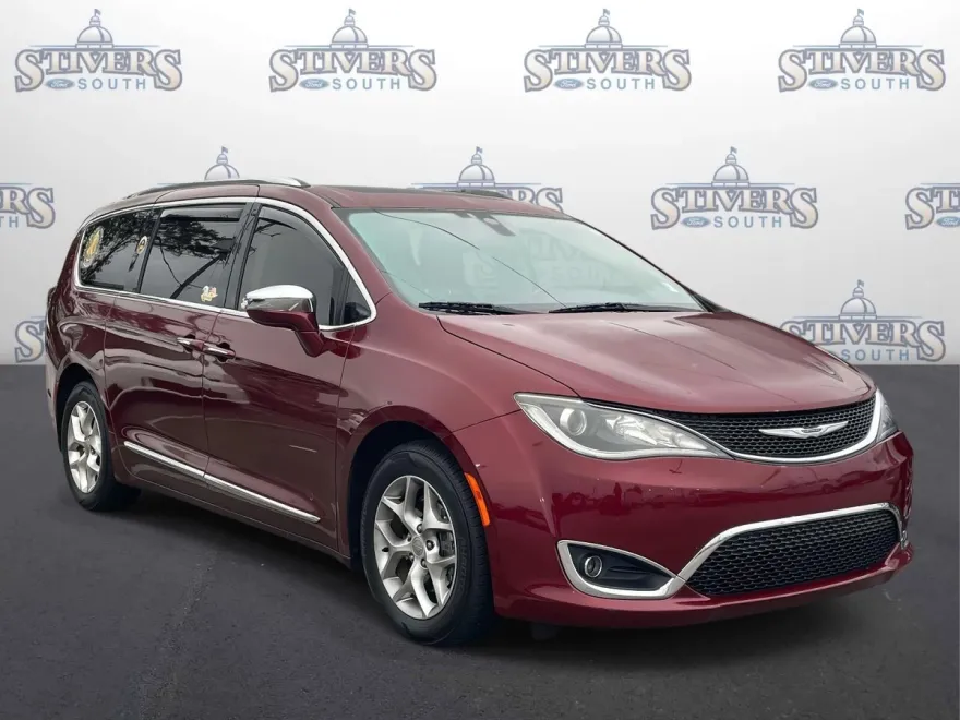 2020 Chrysler Pacifica Limited photo 1