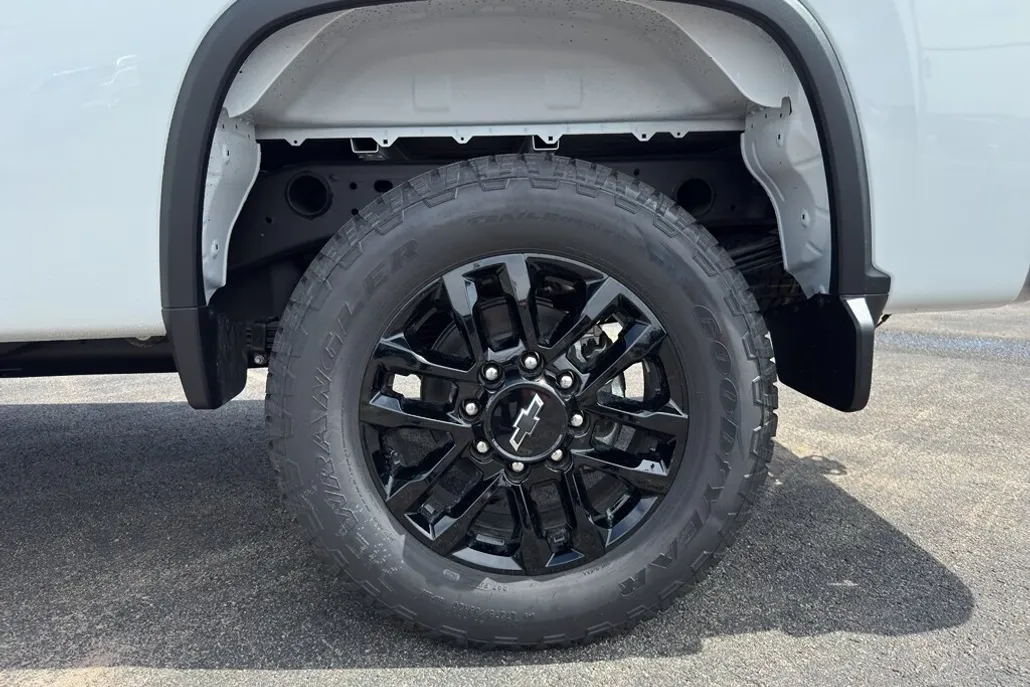 2025 Chevrolet Silverado 2500HD Custom photo 1