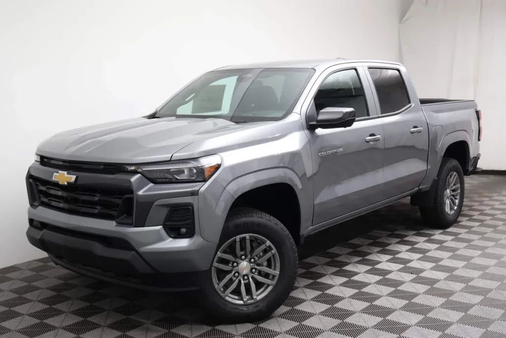 2026 Chevrolet Colorado LT photo 1