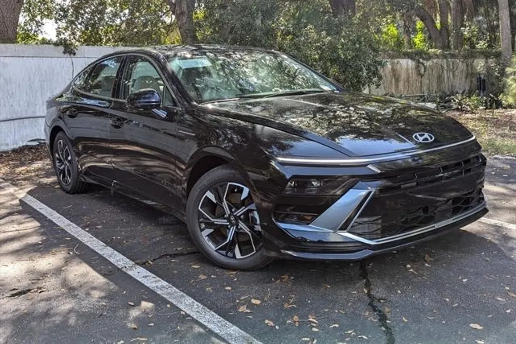 2024 Hyundai Sonata SEL photo 1