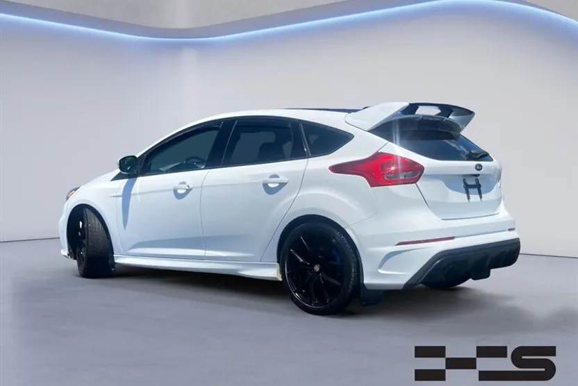 2017 Ford Focus RS photo 1