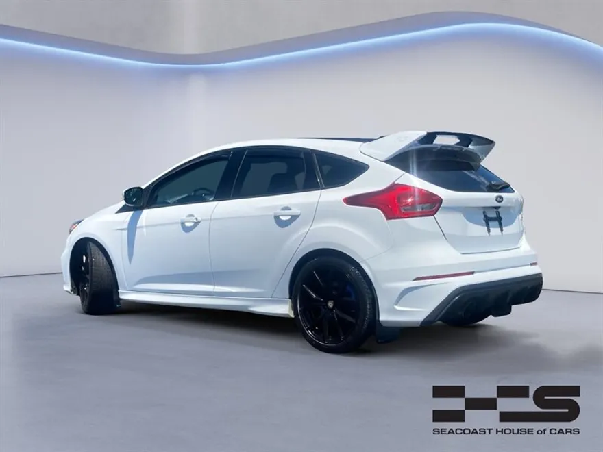 2017 Ford Focus RS photo 1