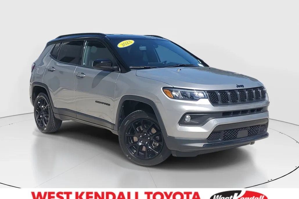 2023 Jeep Compass Altitude photo 1